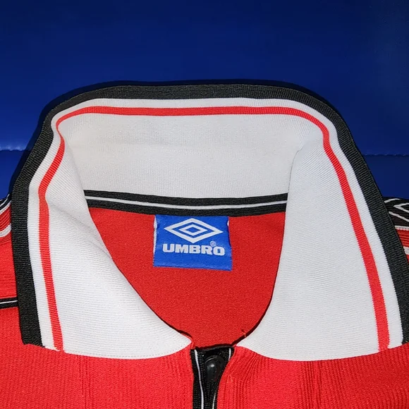 Ryan Giggs Umbro Manchester United 1998–2000 Home Jersey - Picture 3 of 3